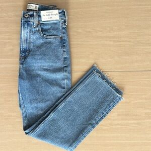 Abercrombie & Fitch Ankle Straight Jeans 24